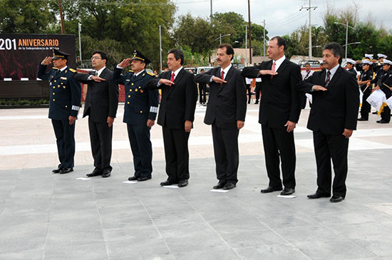 Desde Piedras Negras, el gobernador Jorge Torres inició festejos del 201 Aniversario de la Independencia