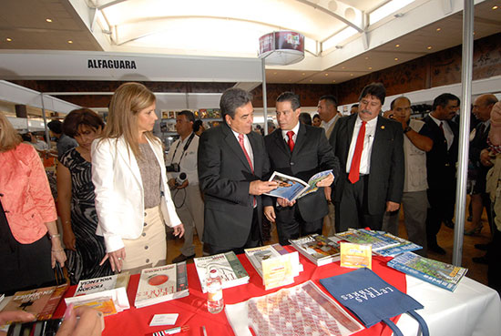 El gobernador Jorge Torres López inauguró la Feria Internacional del Libro Saltillo 2011