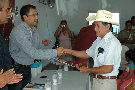El gobierno de Jorge Torres liberó 276 escrituras para familias de la Región Centro