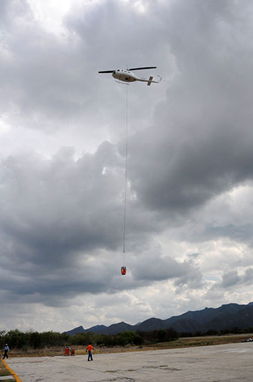 Este jueves inició ataque aéreo a incendio en la sierra de “Santa Rosa”, en Múzquiz