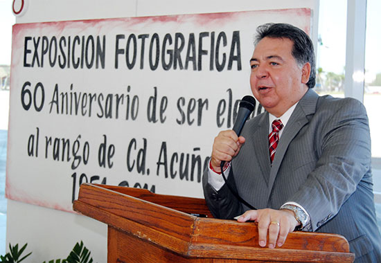 Inauguraron exposición fotográfica de Acuña, a 60 años de erigida al rango de ciudad