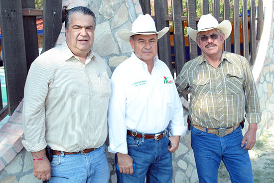 De izquierda a derecha: Rolando Montemayor Treviño, Rolando Beráin Menchaca.