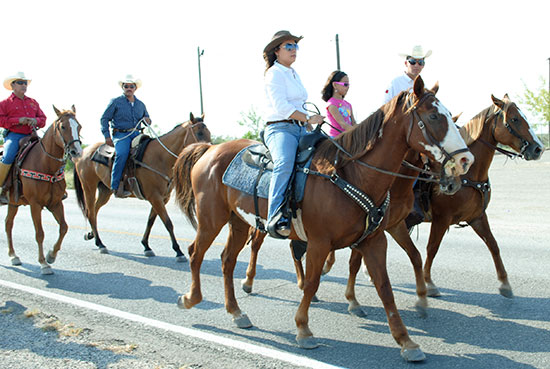 Inicia el Acuña Fest 2011 con cabalgata hacia la Presa de la Amistad