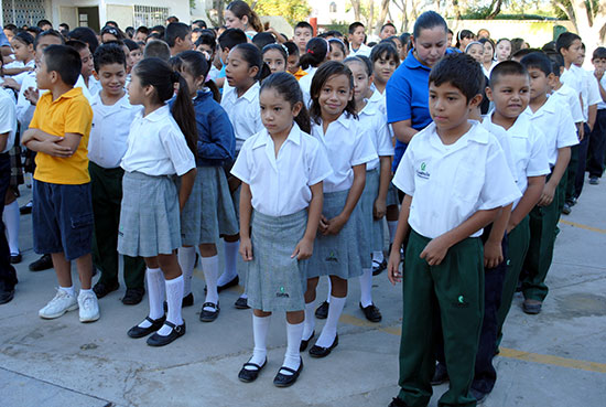 Inician entrega de 34 mil paquetes escolares en Acuña y Jiménez