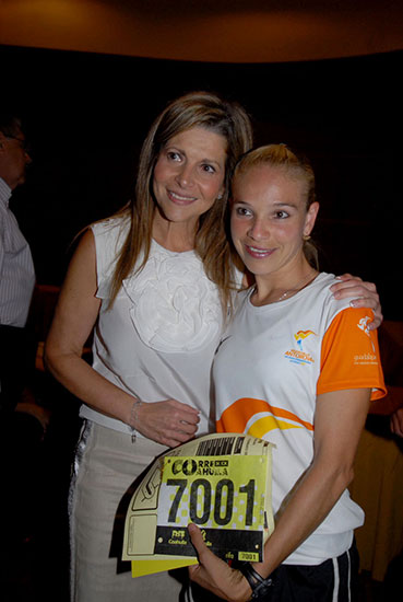 La señora Carlota Llaguno de Torres presentó en Torreón la carrera “Corre Coahuila 5K y 10K 2011”