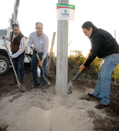 Más obras sociales para las familias del campo de Coahuila lleva el gobernador jorge Torres López