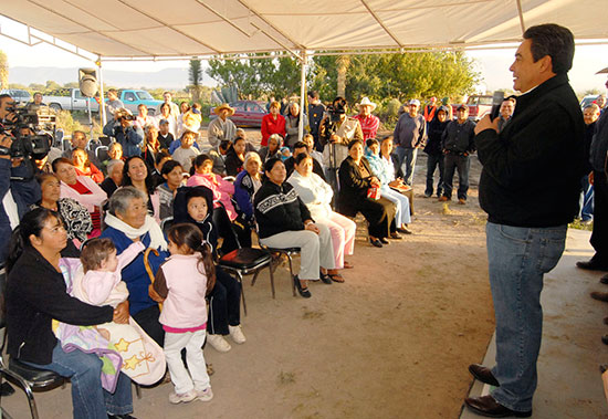 Más obras sociales para las familias del campo de Coahuila lleva el gobernador jorge Torres López