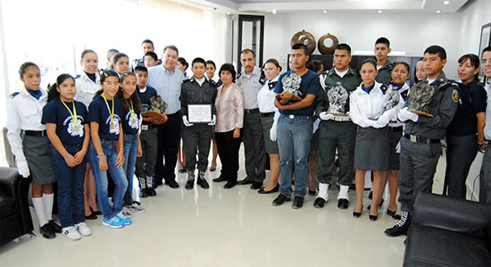 Miembros del Pentatlón informan al alcalde sobre resultados obtenidos en Pachuca, Hidalgo