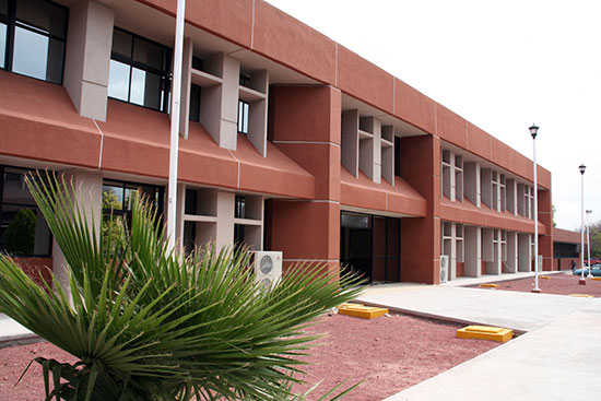 Nuevo edificio construido por el gobierno de Jorge Torres López respalda el servicio educativo del Tec Saltillo