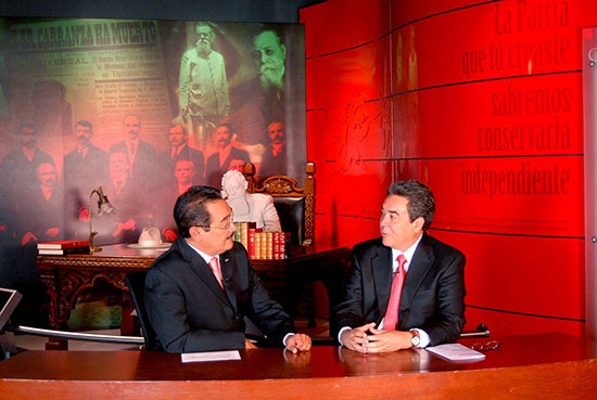 Participa el gobernador Jorge Torres López en programa televisivo de Saltillo