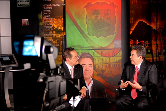 Participa el gobernador Jorge Torres López en programa televisivo de Saltillo