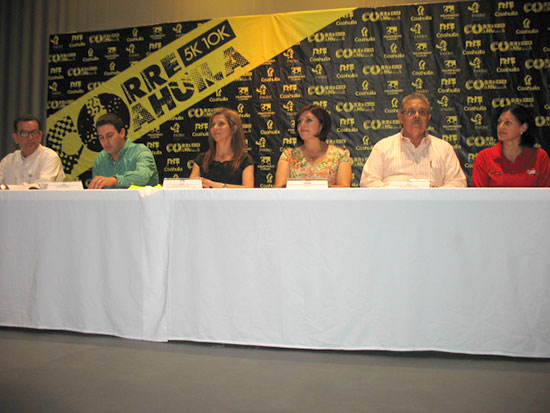 presenta  en Monclova la señora Carlota Llaguno de Torres la Carrera “Corre Coahuila 5k y 10k 2011”