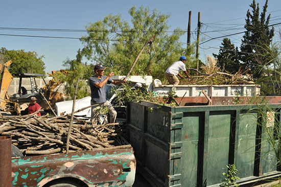 Retira Imagen Urbana y ecología 6 toneladas de cacharros de la Colonia Guillén