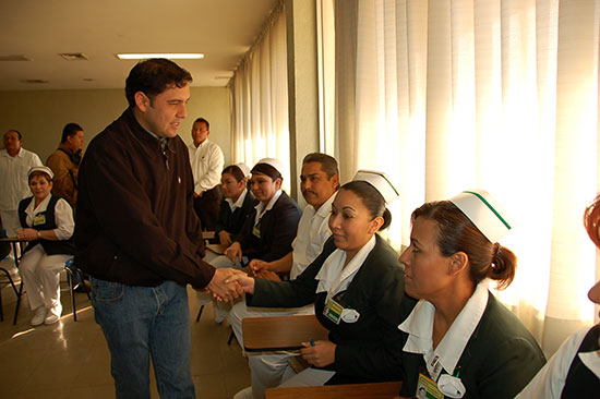 Celebró Antonio Nerio a las enfermeras de Nueva Rosita