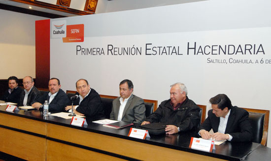 Clausura Rubén Moreira la Primera Reunión Estatal Hacendaria 