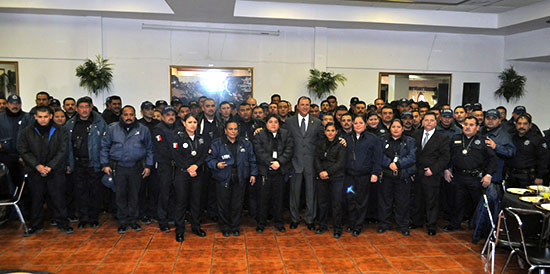 Entrega Presidente Municipal uniformes y equipo de tácticas a la Dirección de Seguridad Pública
