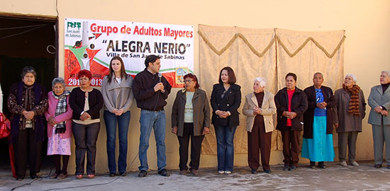 Inauguran Antonio y Anateresa Nerio salón del adulto mayor en villa de San Juan de Sabinas