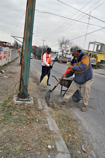 Refuerza municipio trabajos de limpieza en bulevares y plazas públicas