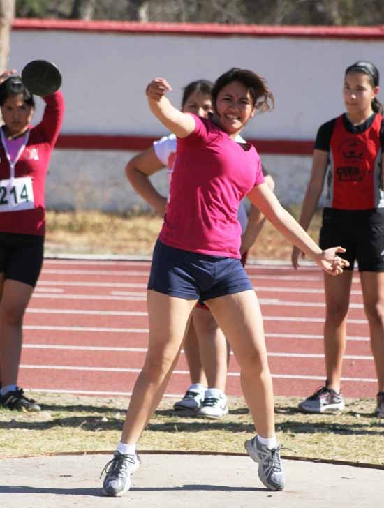 Se desarrolla la Olimpiada Estatal en Atletismo, Handball y Karate, en Saltillo, Acuña y Monclova