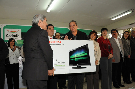 Se impulsa en Coahuila modelo de escuelas energéticamente sustentables