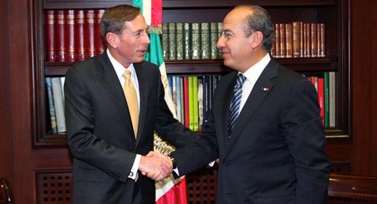 Se reúne el Presidente con el Director de la CIA, David Petraeus