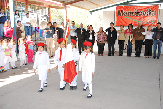 Celebran autoridades municipales lunes cívico en Monclova