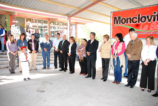 Celebran autoridades municipales lunes cívico en Monclova