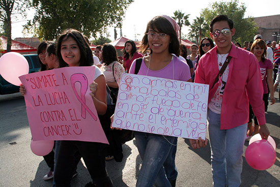 Celebran día contra la discriminación y se suman a la lucha contra el cáncer de mama