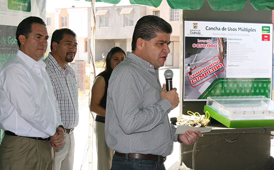 Más de 18 mil coahuilenses se beneficiarán en 15 canchas deportivas en La Laguna