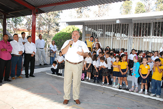 Preside Melchor Sánchez "Lunes Cívico" en Jardín de Niños
