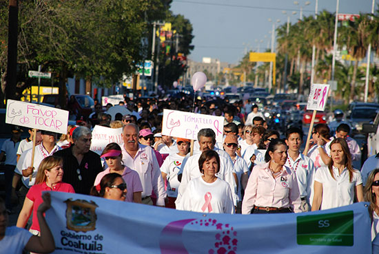 Realizan en Monclova caminata por la lucha contra el cáncer de mama