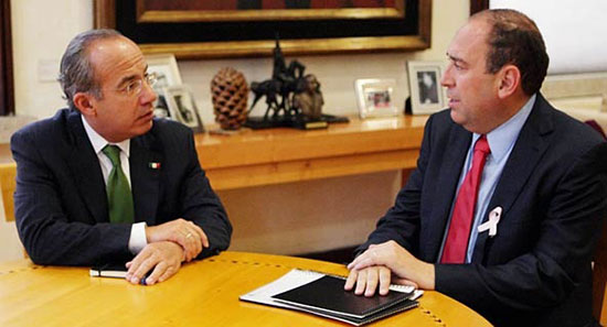 Se reúne el presidente Calderón con el gobernador de Coahuila, Rubén Moreira