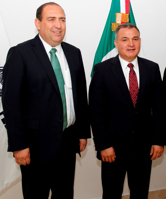 Se reúnen el Secretario de Gobernación, Alejandro Poiré, y el gobernador De Coahuila, Rubén Moreira