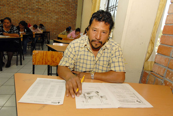 Alrededor de 700 trabajadores de 10 municipios regularizarán su educación básica en el IEEA 