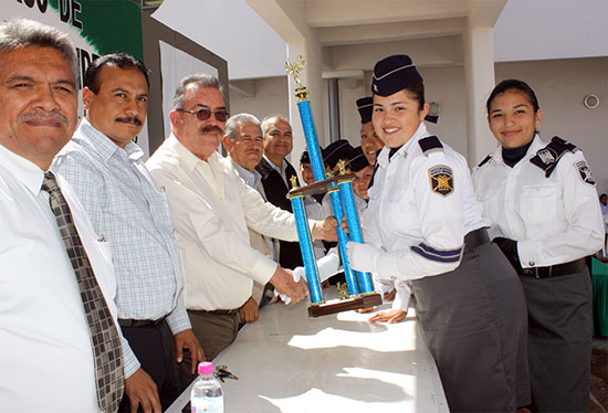 Con éxito celebraron Concurso de Escolta de Bandera de planteles de secundaria, preparatoria y nivel superior 