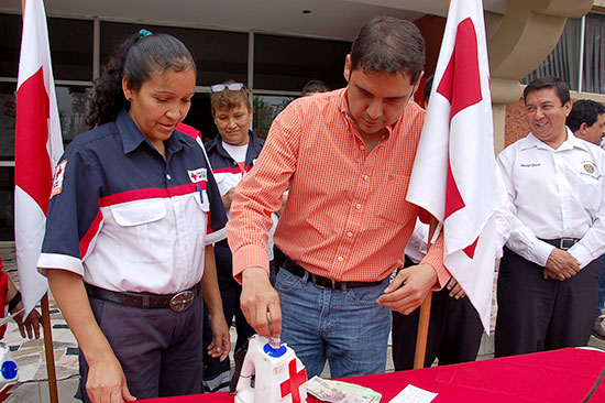 Encabeza Antonio Nerio inicio de colecta anual de Cruz Roja