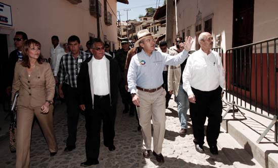  Entrega Presidente Felipe Calderón Nombramiento de Pueblo Mágico a Angangueo