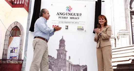  Entrega Presidente Felipe Calderón Nombramiento de Pueblo Mágico a Angangueo