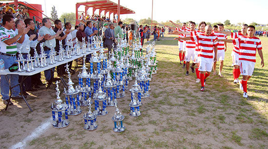 Inaugura alcalde temporada número 52 del Campeonato Municipal de Futbol