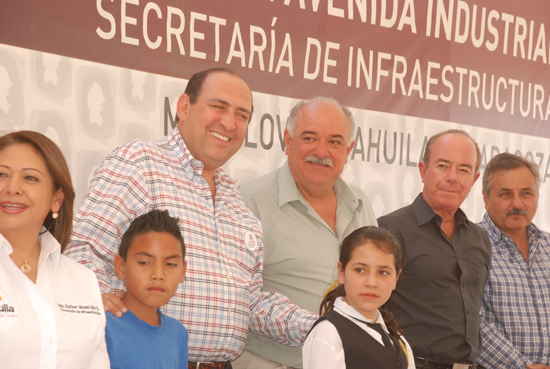 Reconoce el gobernador el trabajo del alcalde  Melchor Sanchez 