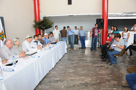 Reconoce el gobernador Rubén Moreira el apoyo de CONAFOR en el combate de incendios forestales