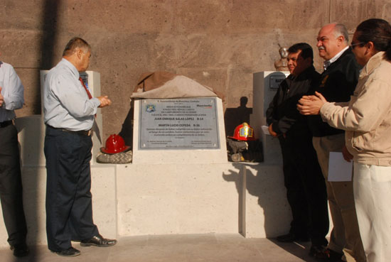 Rinde homenaje el alcalde Melchor Sánchez a los fundadores del cuerpo de bomberos