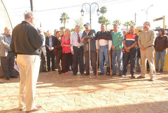 Rinde homenaje el alcalde Melchor Sánchez a los fundadores del cuerpo de bomberos