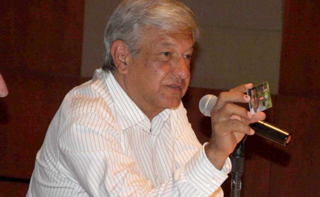 El IFE debe garantizar elecciones libres y limpias: López Obrador