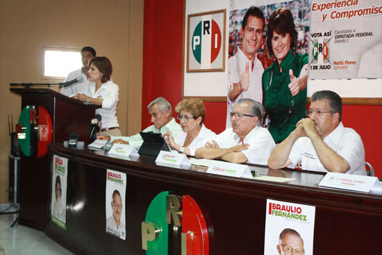 Los candidatos a Senadores y Diputados Federales del PRI firmaron los 10 compromisos con la economía familiar 