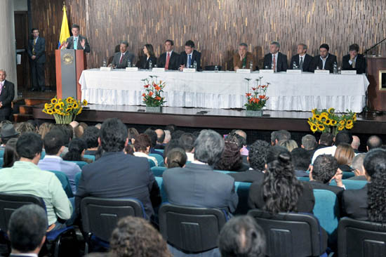 Presidente Santos invita a los colombianos a ahorrar agua 