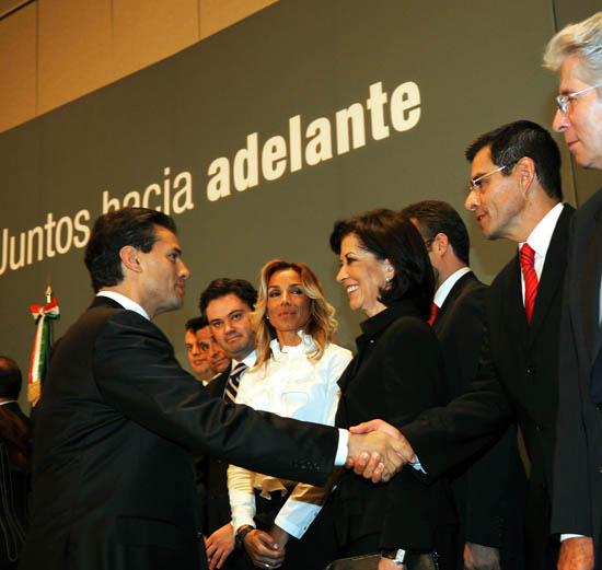 Designa Enrique Peña Nieto a equipo para la transición 