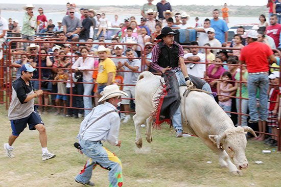Invitan  a disfrutar del Acuña Fest 2012, el próximo domingo  en la Playa Tláloc