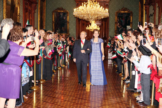 Preside Felipe Calderón ceremonia del Grito de Independencia de México 