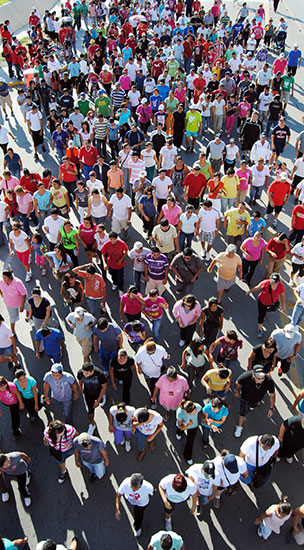 Salen 25 mil personas a caminar en Coahuila